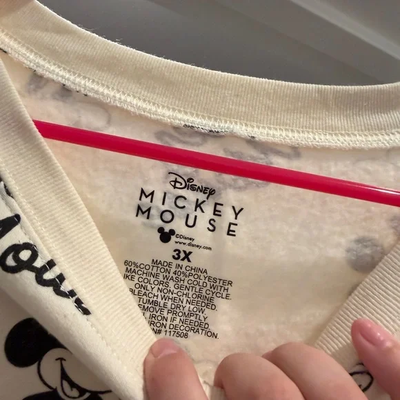 Mickey Mouse crew Disney crew neck 
Never worn 
Size 3x - Picture 2 of 3